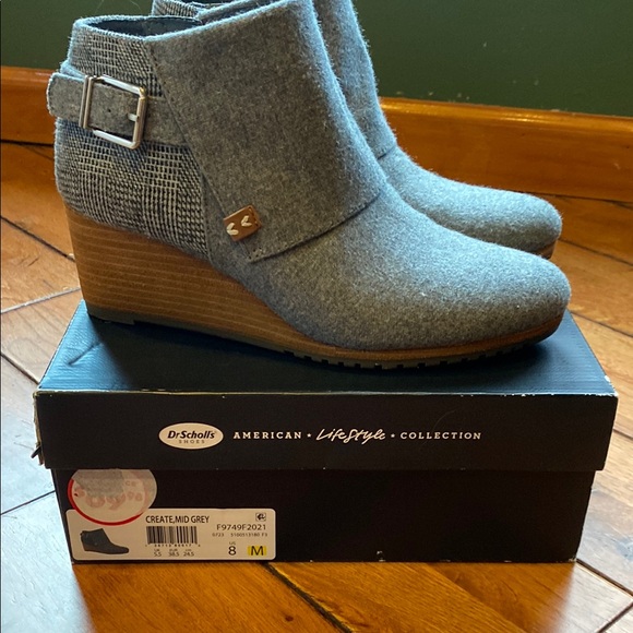 Dr. Scholl\'s Women\'s Gray Ankle Boots